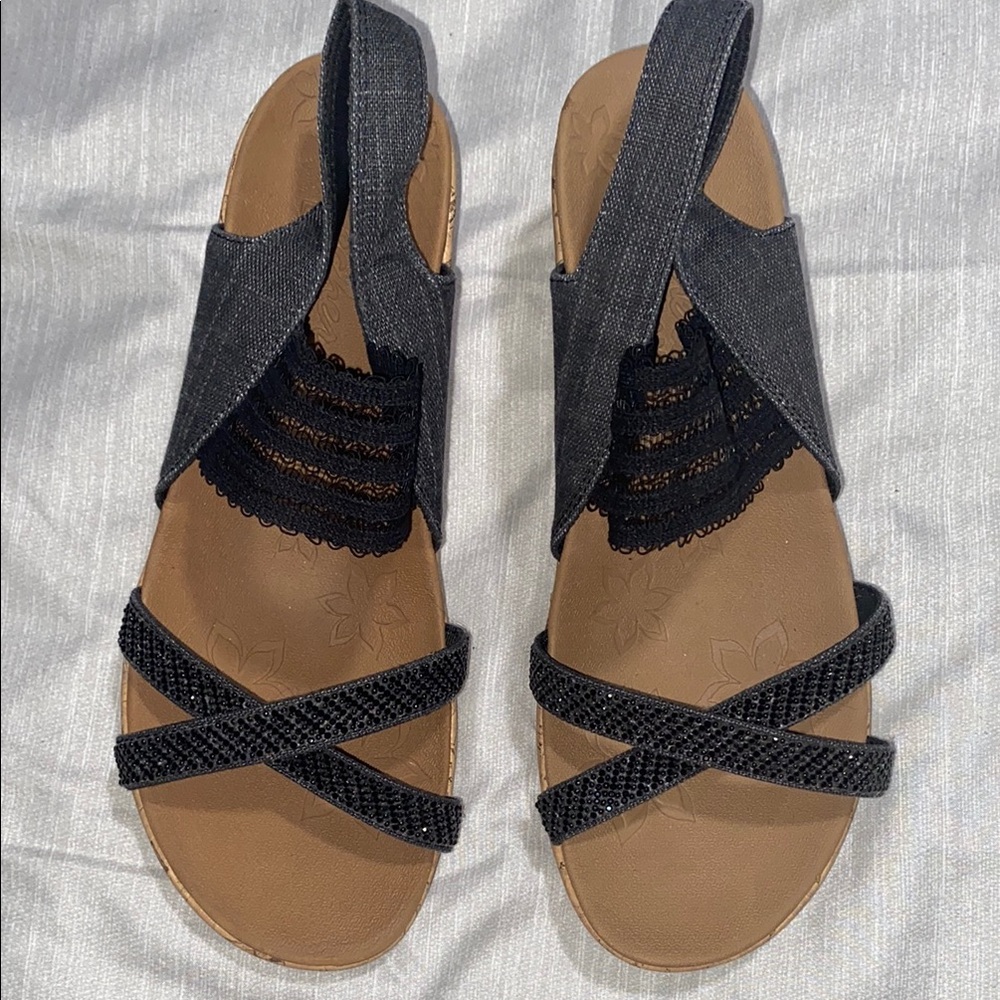 Skechers Stylish Black and Tan Women's Wedge Sandals